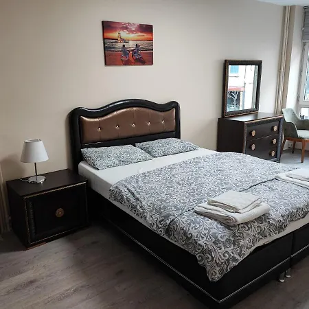 Oezyuerek House Apartment Istanbul